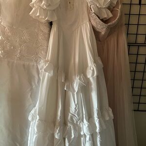 Elegant White Kids Dress with Ruffle Details